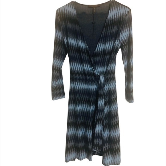 BCBGMaxAzria Dresses & Skirts - Bcbg Maxazria Wrap dress